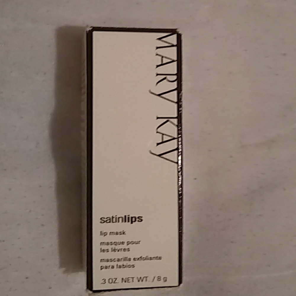 Satin Lips Mask